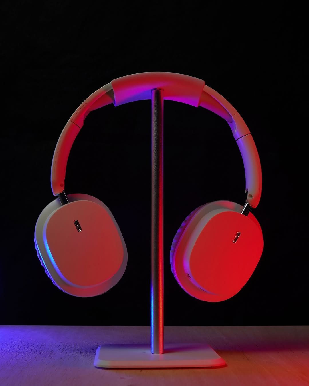 Royal Tech Product Photo 3 by Vebloom